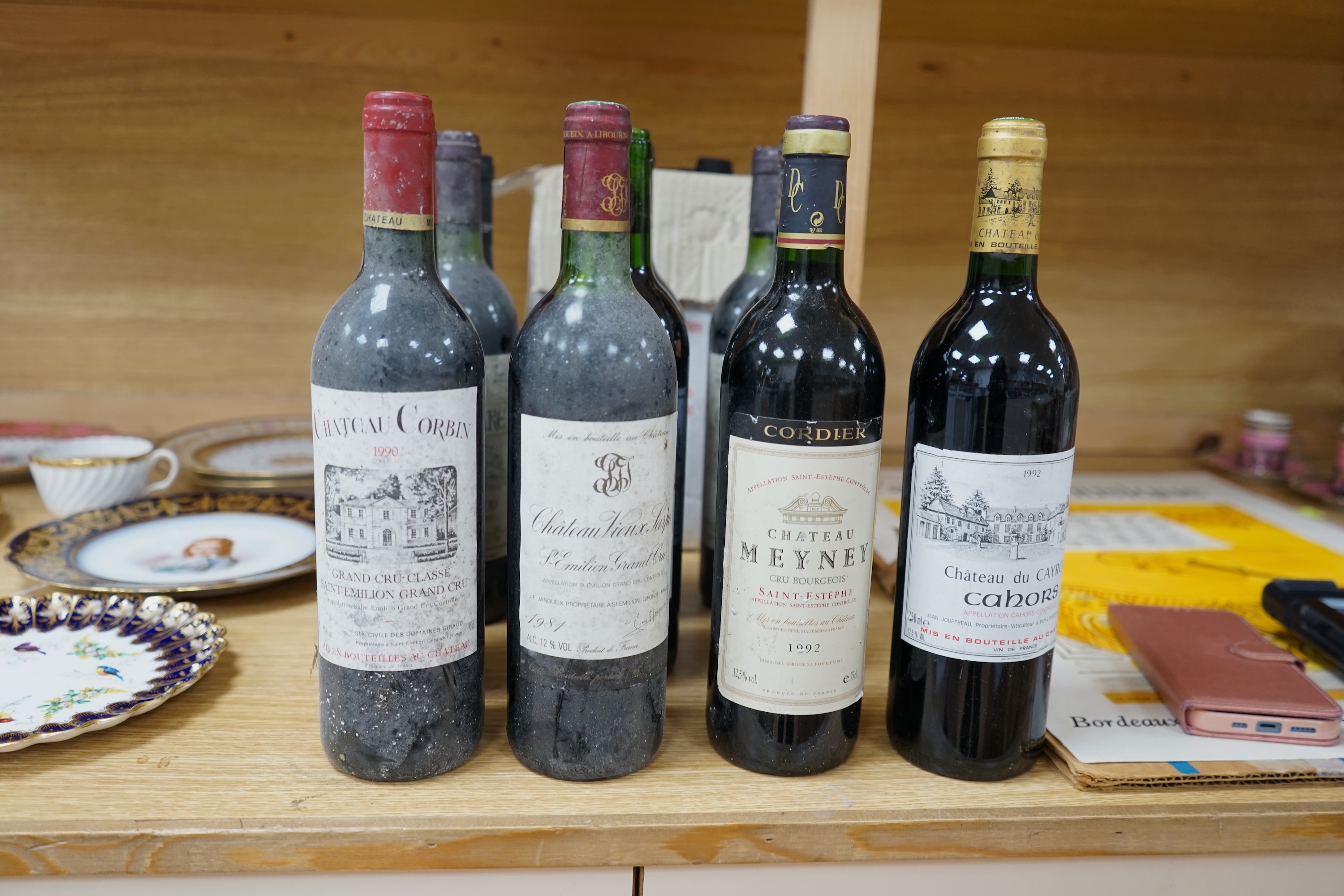 Sixteen bottles of mixed red wine, including claret; two Gaffeliere Saint Emilion 1982, Chateau Corbin 1990 etc. and six bottles of Ciro rosso classico supreme. Condition - fair, storage history unknown